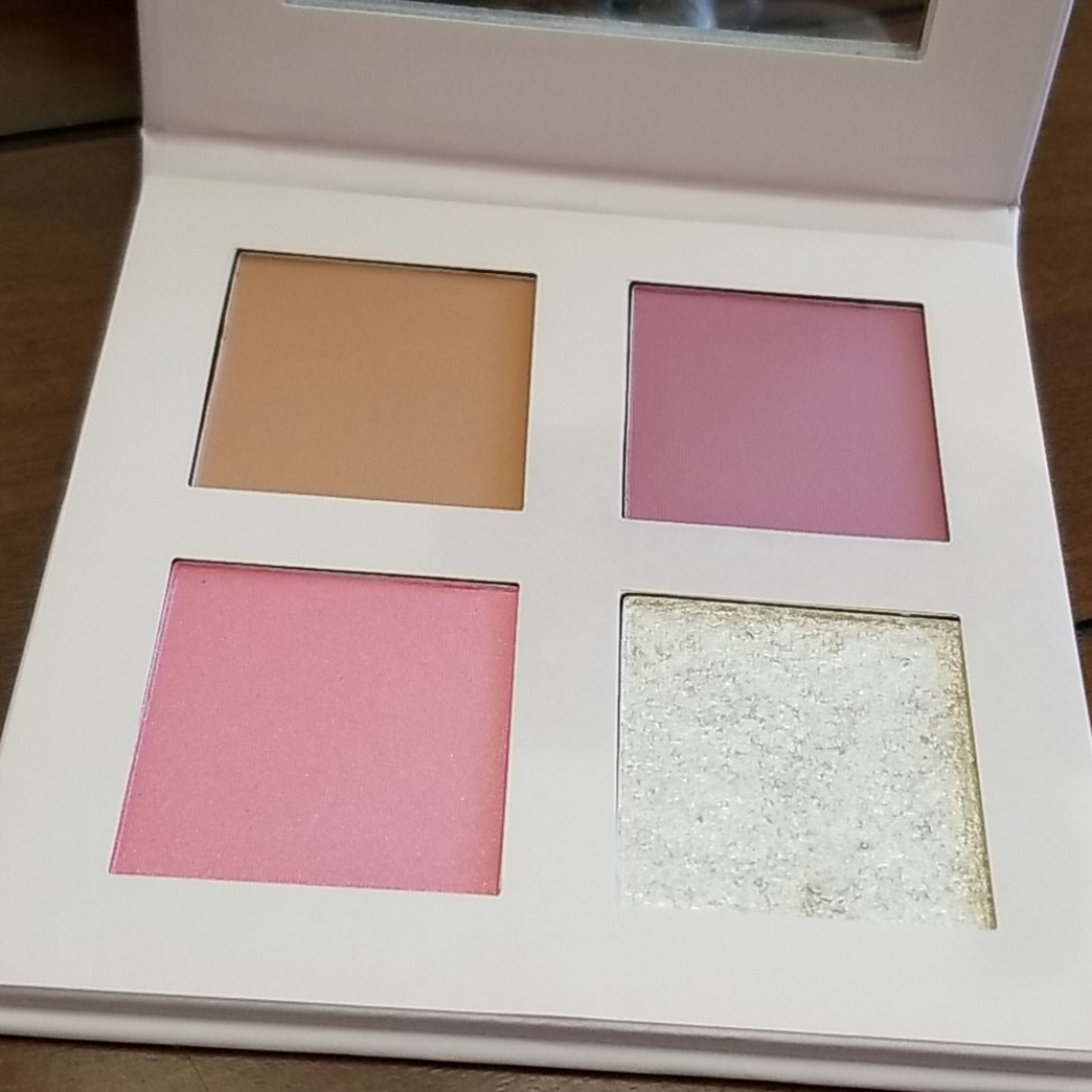 🌺 ULTA CHEEK PALETTE